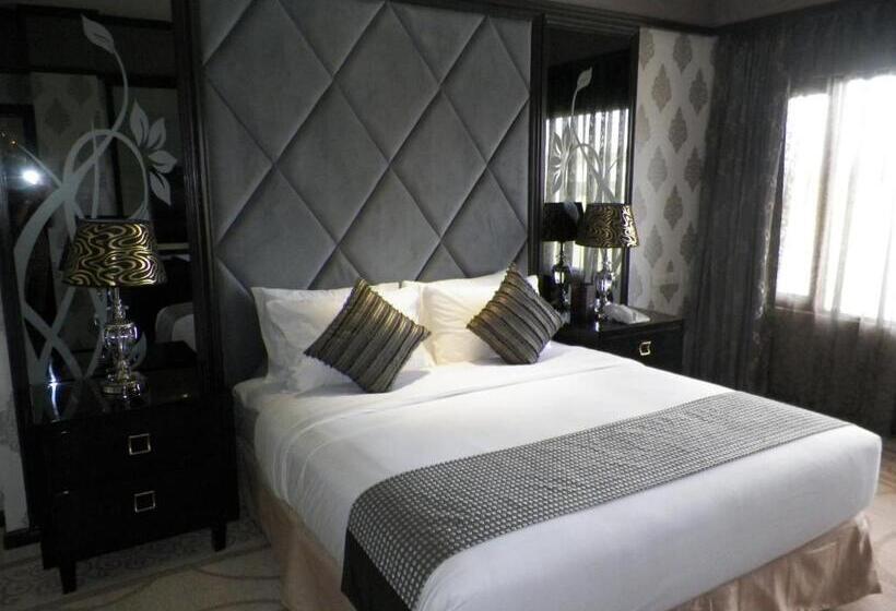 주니어 스위트, Sutanraja Hotel & Convention Centre