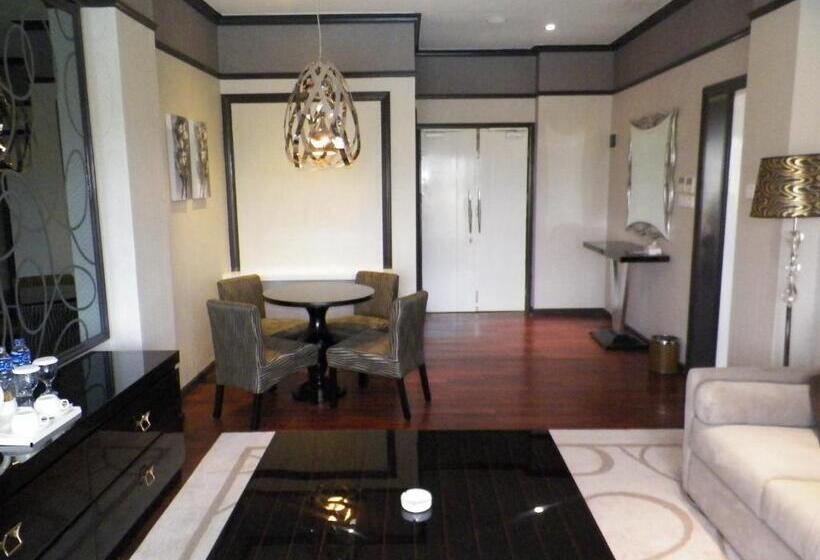 주니어 스위트, Sutanraja Hotel & Convention Centre