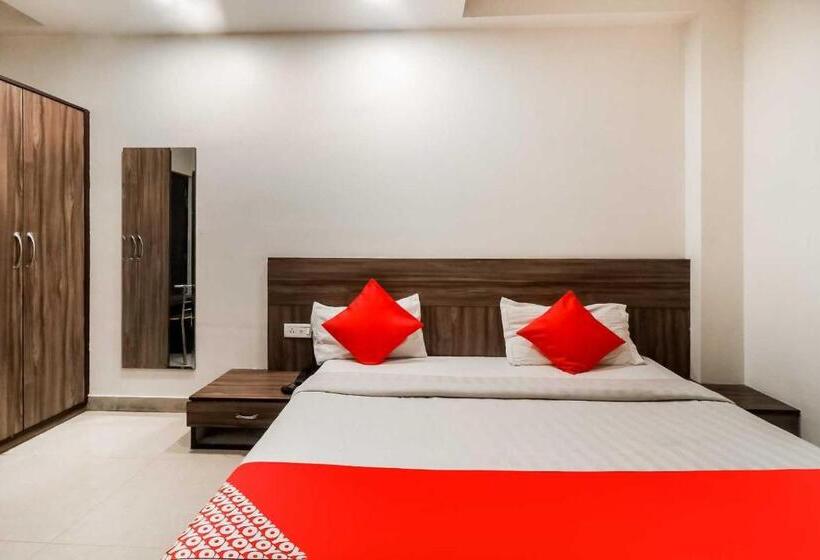 Трехместный Номер Классика, Flagship Hotel Metro View