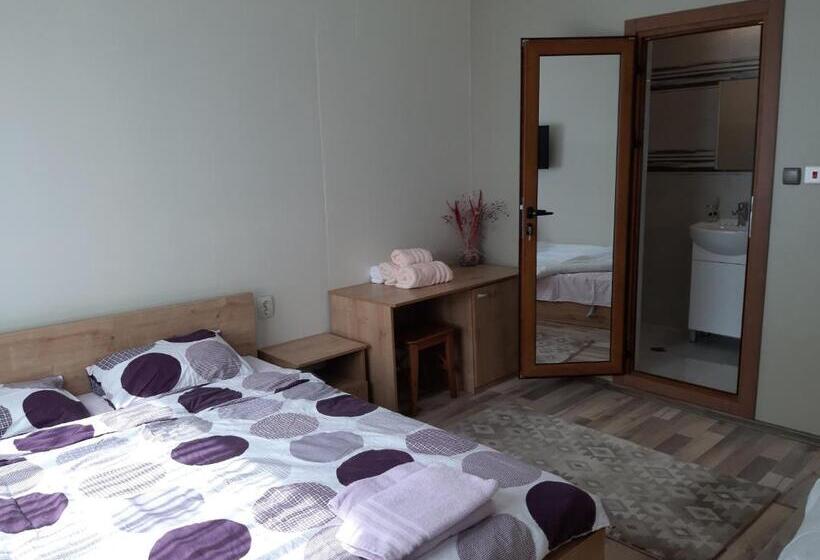 スタンダードトリプルルーム, самостоятелна стая в клубна къща артемида