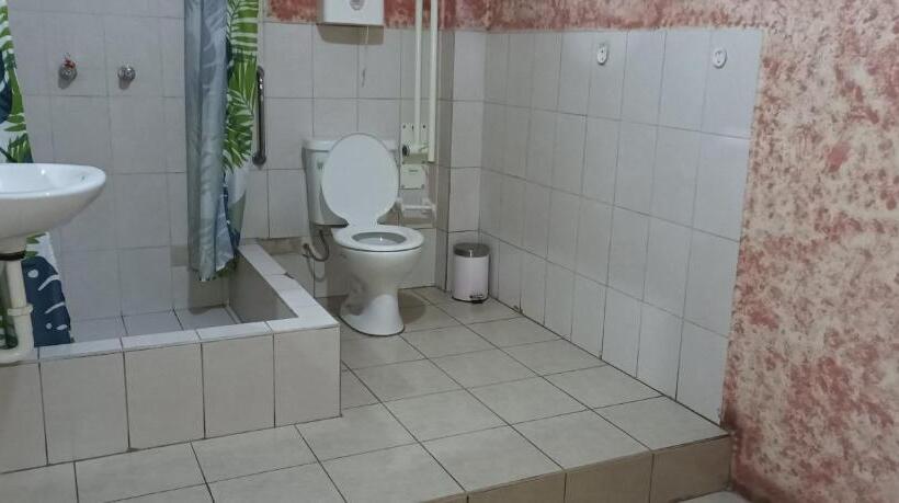 Standaardkamer met 2 Tweepersoonsbedden, La Perla Cuencana Hostal