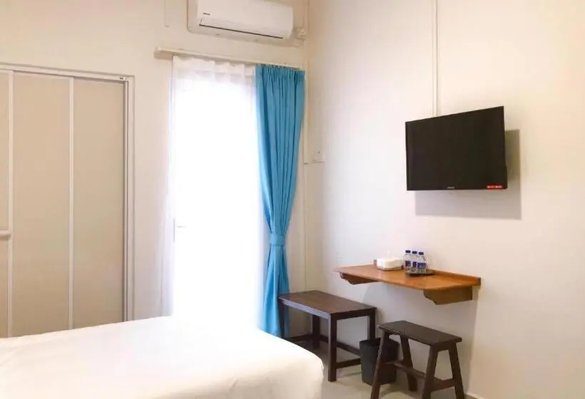 バルコニー付きスタンダードトリプルルーム, Alexis Kt Roomstay