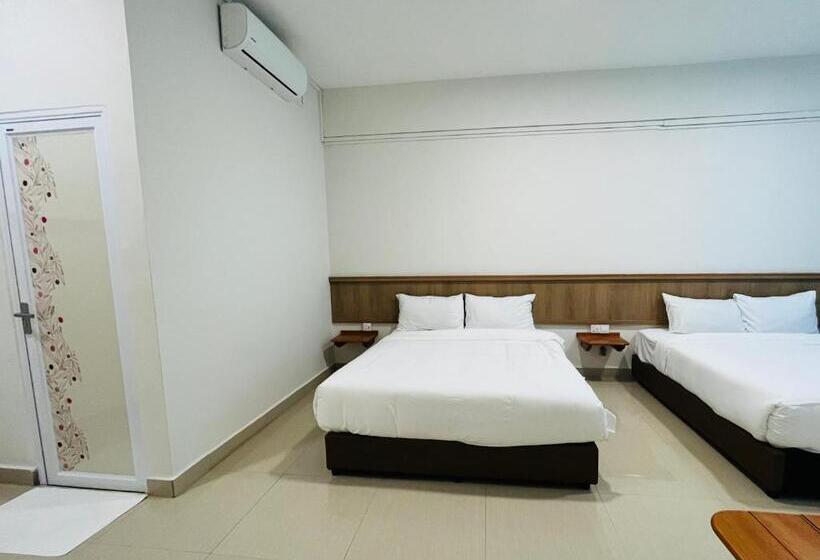 家庭间, Alexis Kt Roomstay