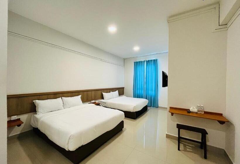 家庭间, Alexis Kt Roomstay