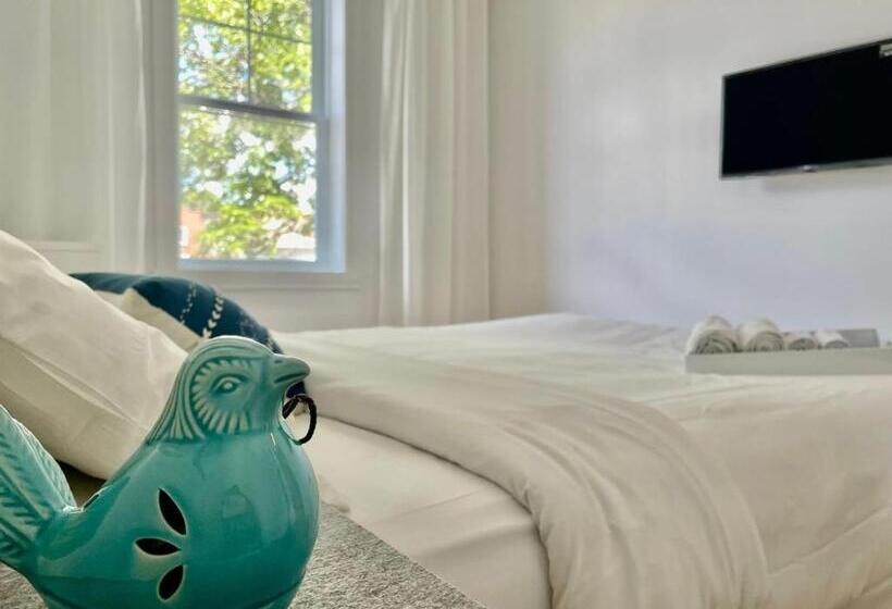 Economy Room, Chambre Lumineuse Et Confortable