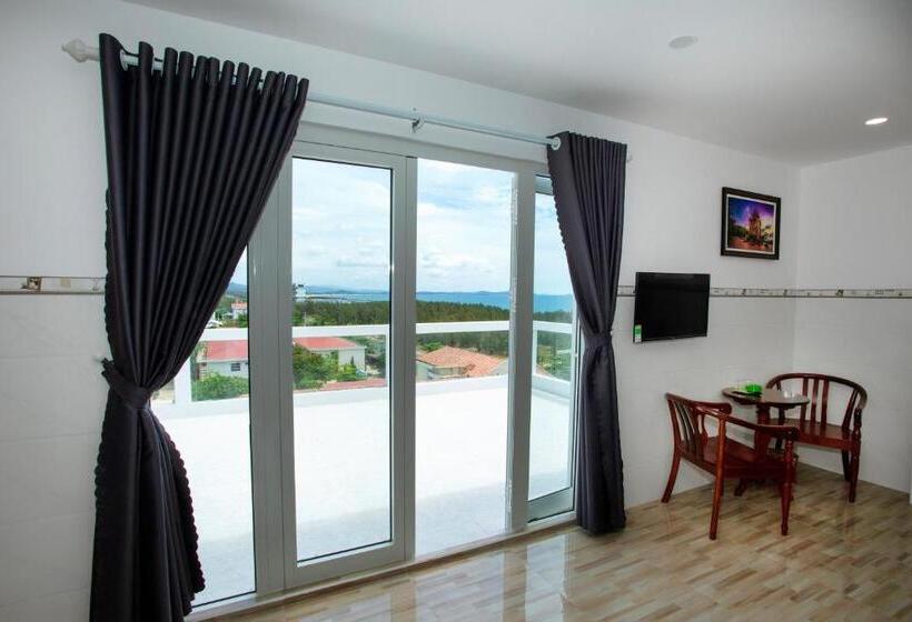 اتاق لوکس با بالکن و چشمانداز دریا, Hoàng Kim