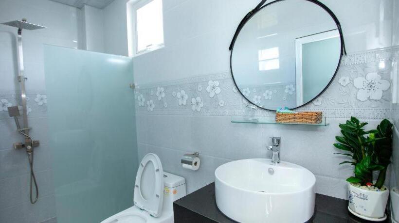 اتاق خانوادگی, Hoàng Kim