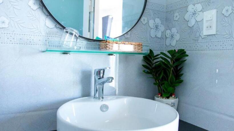 اتاق خانوادگی, Hoàng Kim