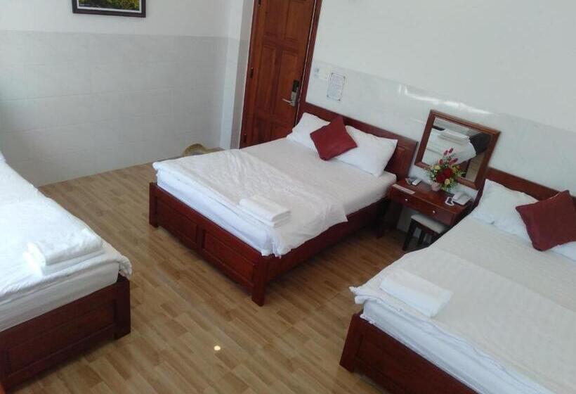 اتاق خانوادگی, Hoàng Kim