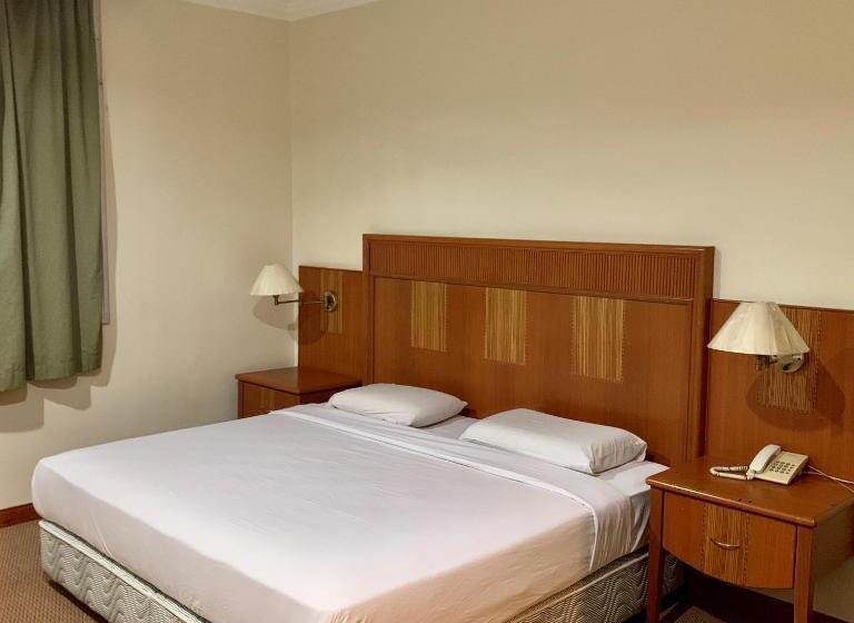 חדר דלוקס, New Grand