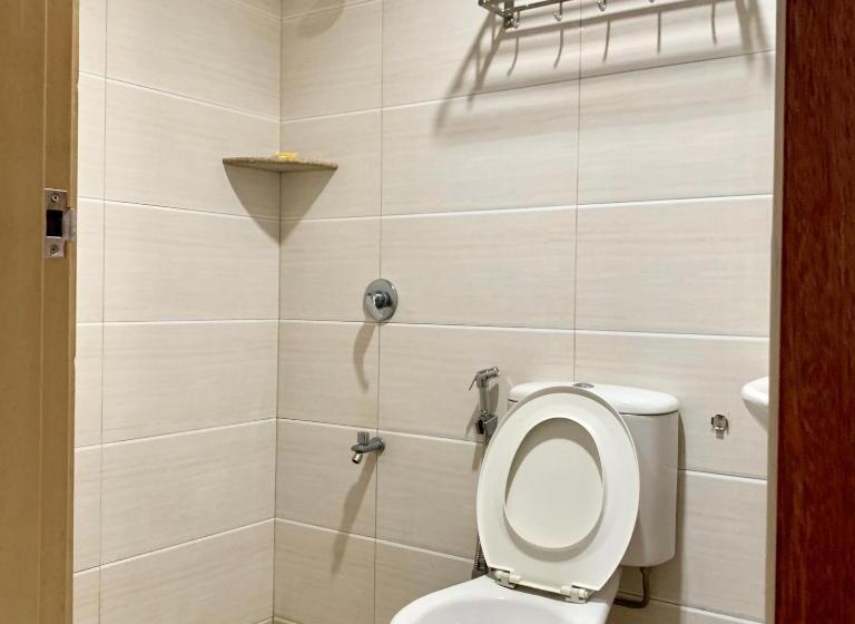 חדר דלוקס לשלושה, New Grand