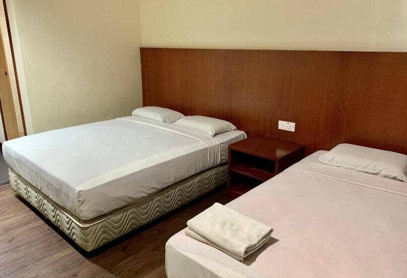 Трехместный Номер Deluxe, New Grand