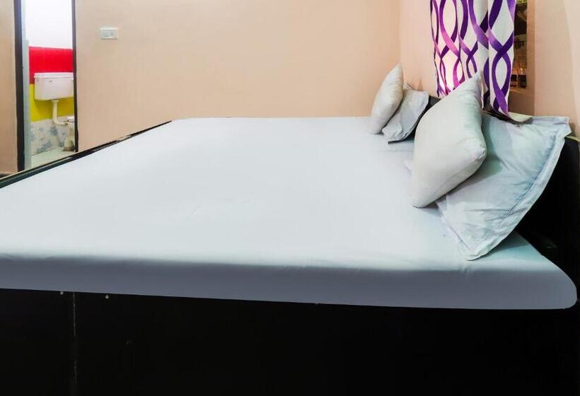 トリプルクラシックルーム, Oyo Siddhi Vinayak Guest House