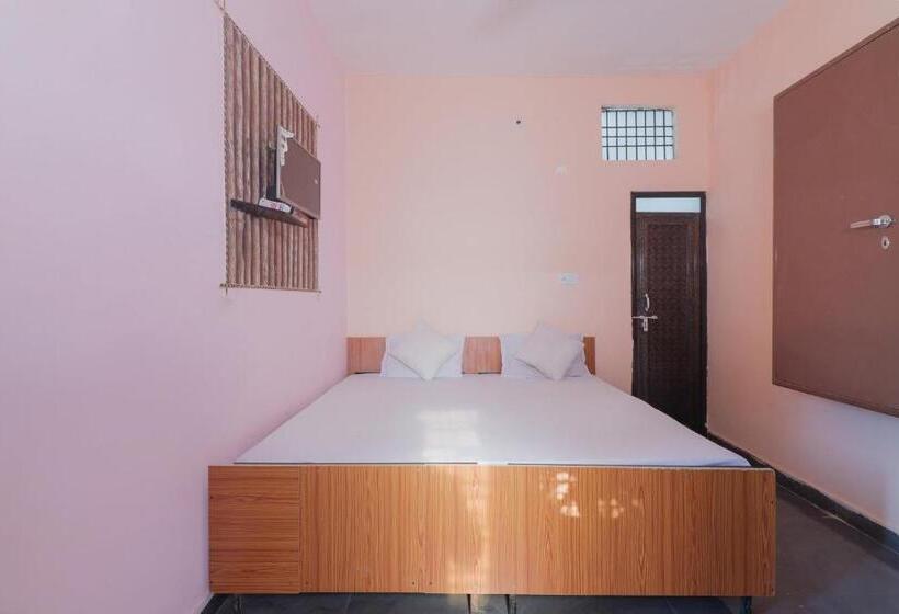 トリプルクラシックルーム, Oyo Siddhi Vinayak Guest House