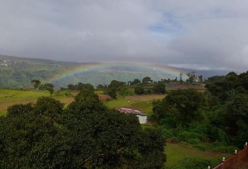 اتاق استاندارد سه نفره, Sahyadri Stud Farm And Resort