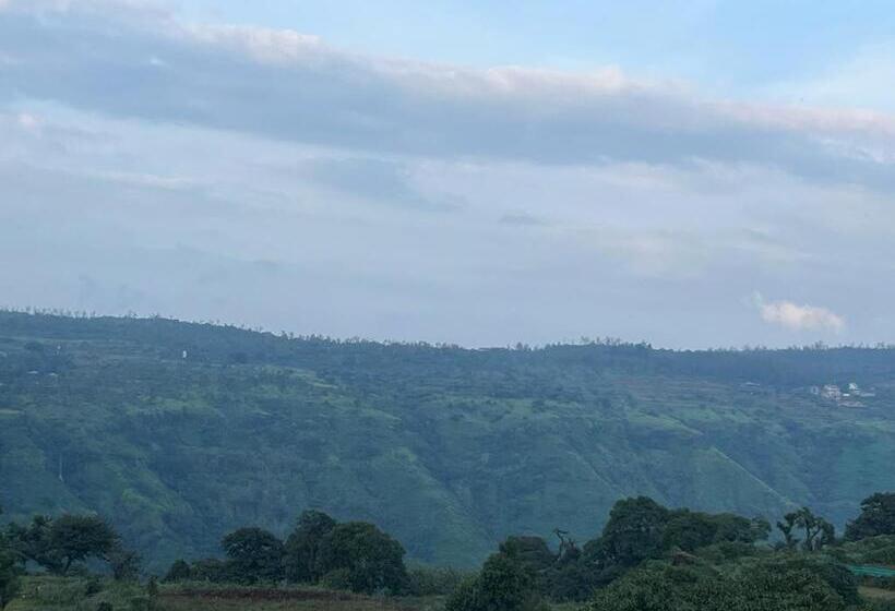 اتاق استاندارد چهار تخته, Sahyadri Stud Farm And Resort