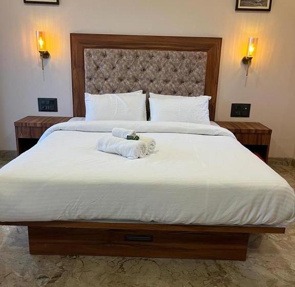 اتاق استاندارد چهار تخته, Sahyadri Stud Farm And Resort