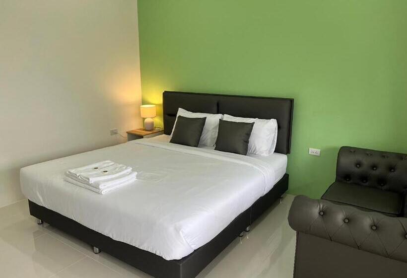 Standard Room King Size Bed, The P2