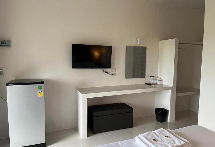 Standard Room, The P2