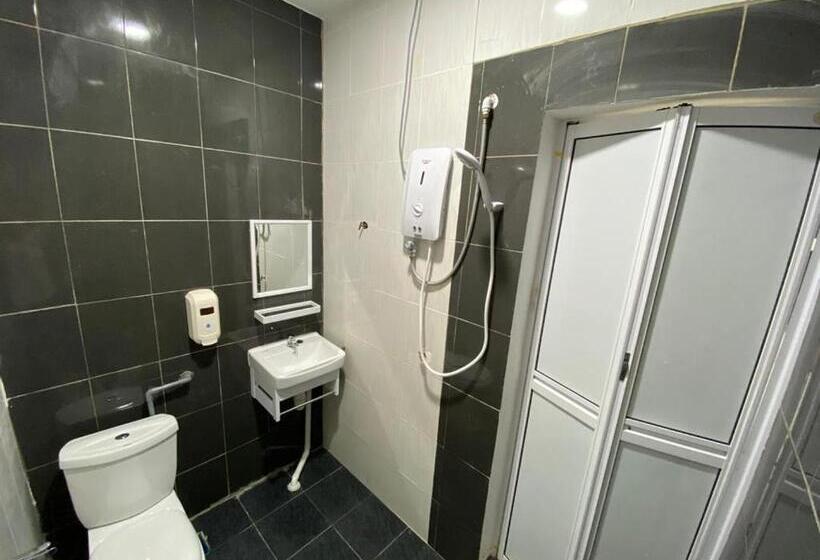 חדר סטנדרט עם מרפסת, The Sky Inn