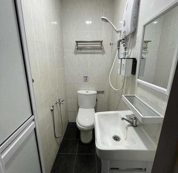 חדר סטנדרט עם מרפסת, The Sky Inn