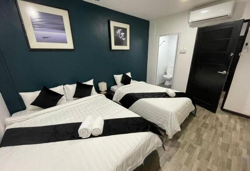 Quarto Triplo Estandar, The Sky Inn