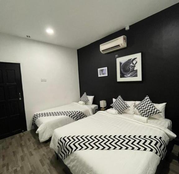 חדר משפחתי, The Sky Inn