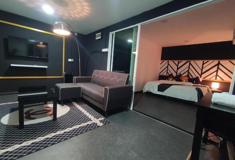 סוויטה אקזקיוטיב, The Sky Inn