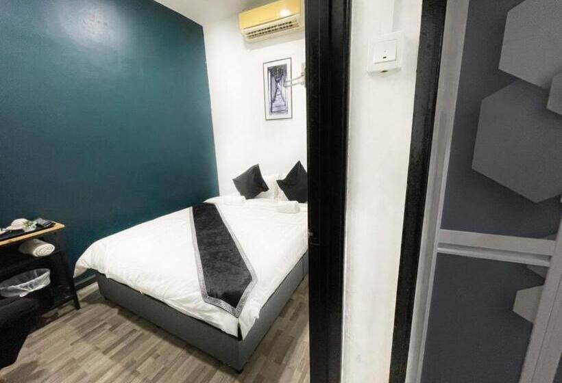 חדר סטנדרט, The Sky Inn