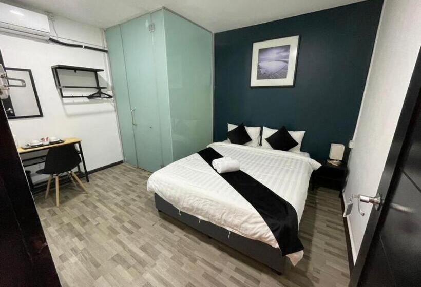 חדר סטנדרט, The Sky Inn