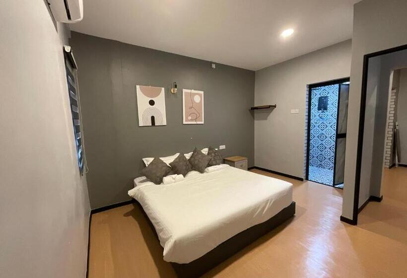 סוויטת 3 חדרי שינה, The Sky Inn