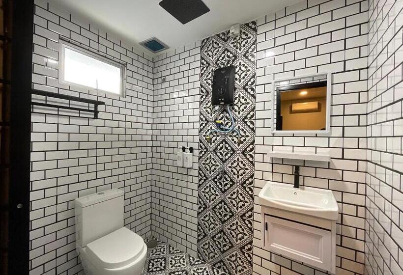 Suíte 3 Quartos, The Sky Inn