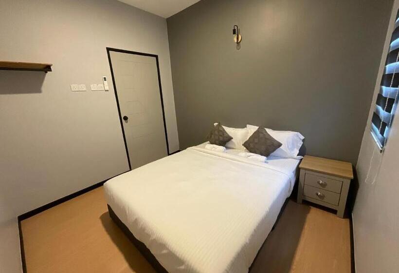 סוויטת 3 חדרי שינה, The Sky Inn