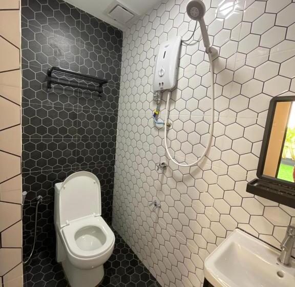 בקתת חדר, The Sky Inn