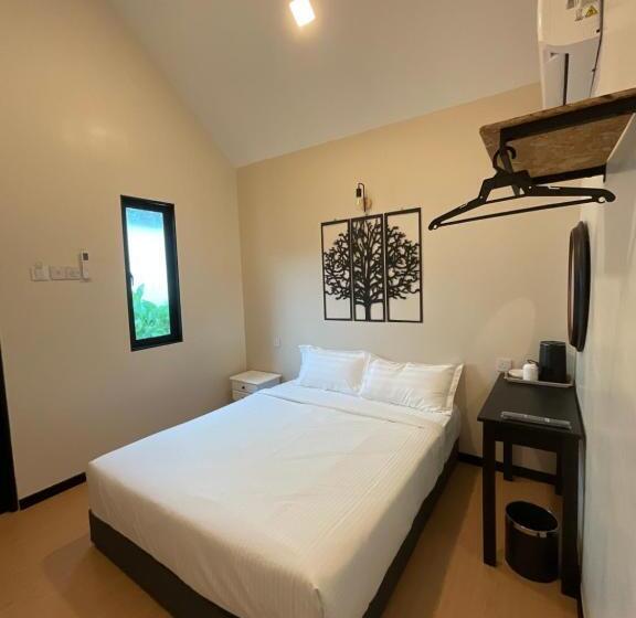 בקתת חדר, The Sky Inn