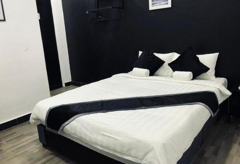 חדר סטנדרט עם מרפסת, The Sky Inn