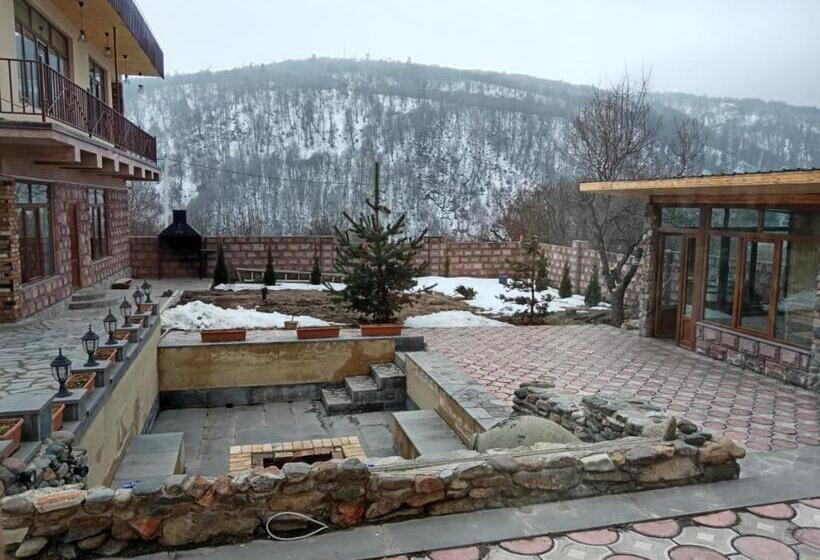 غرفة عائلية, Stepsa Guest House