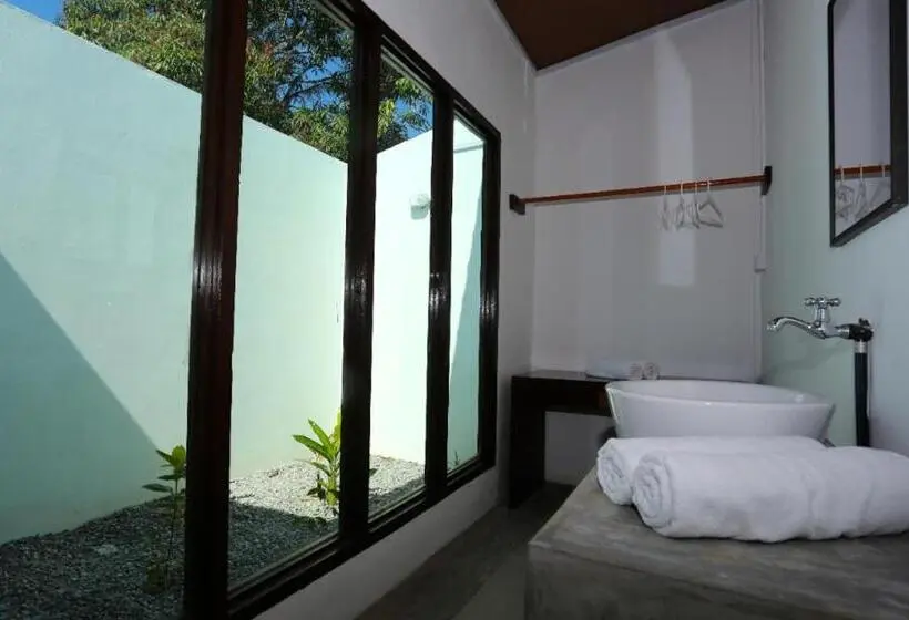 家族用バンガロー, Rafflesia Resort