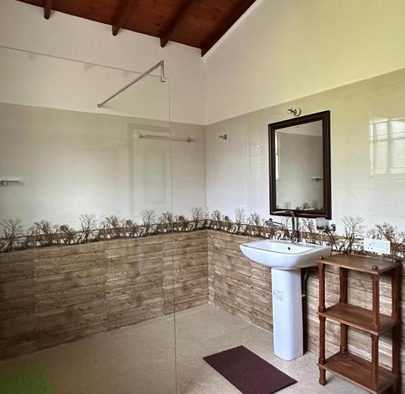 غرفة قياسية مطلّة علي الحديقة, A   Lili Villa