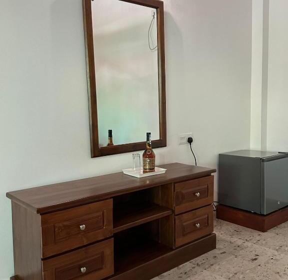 غرفة قياسية مطلّة علي الحديقة, A   Lili Villa