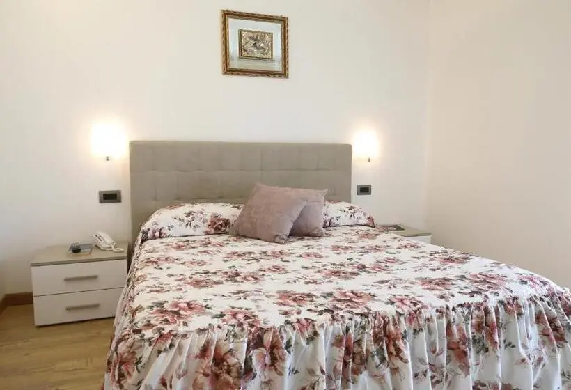 レイクビュースタンダードルーム, Albergo Alla Spiaggia