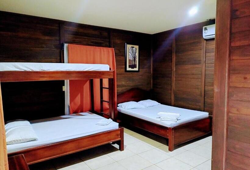 غرفة عائلية, Cabinas Río Frío