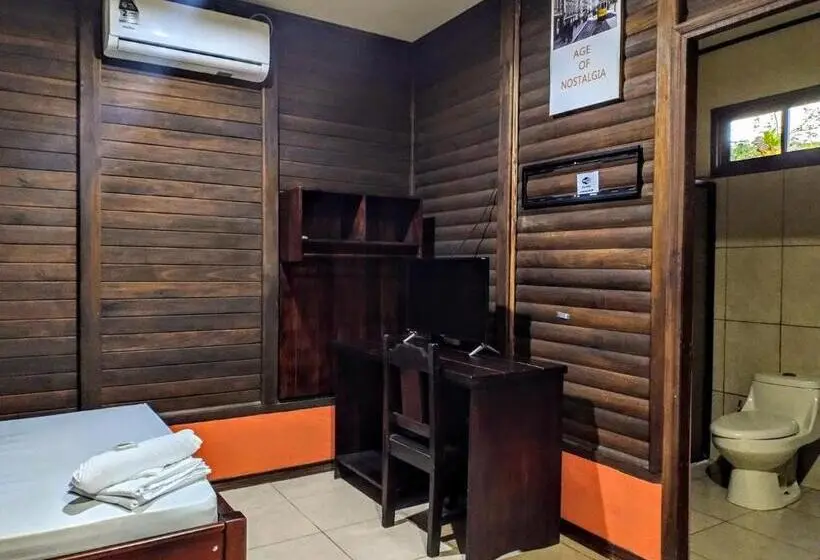 Perhehuone, Cabinas Río Frío