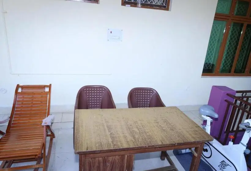 スタンダード４人部屋, Shivkripa And Restaurant