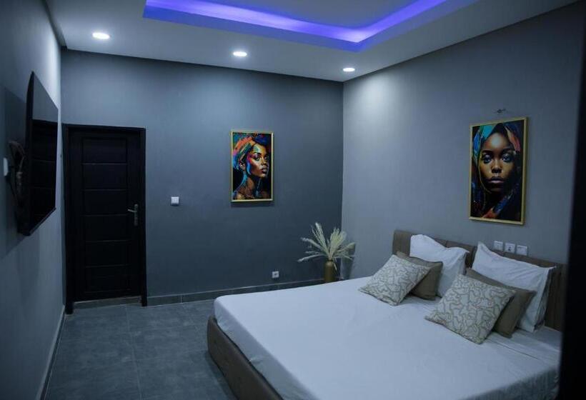 اتاق لوکس, The Shelter Abidjan