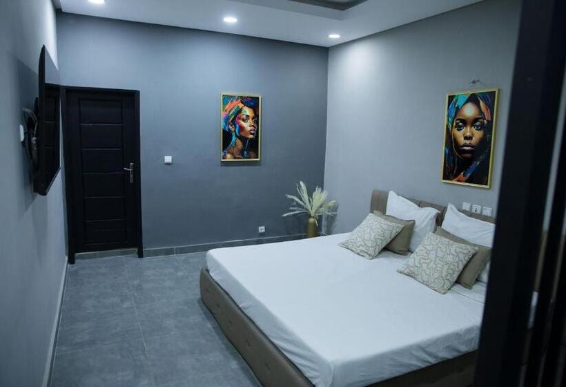 اتاق لوکس, The Shelter Abidjan