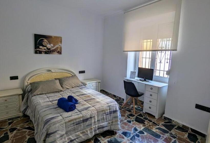 غرفة قياسية, Casa Clari