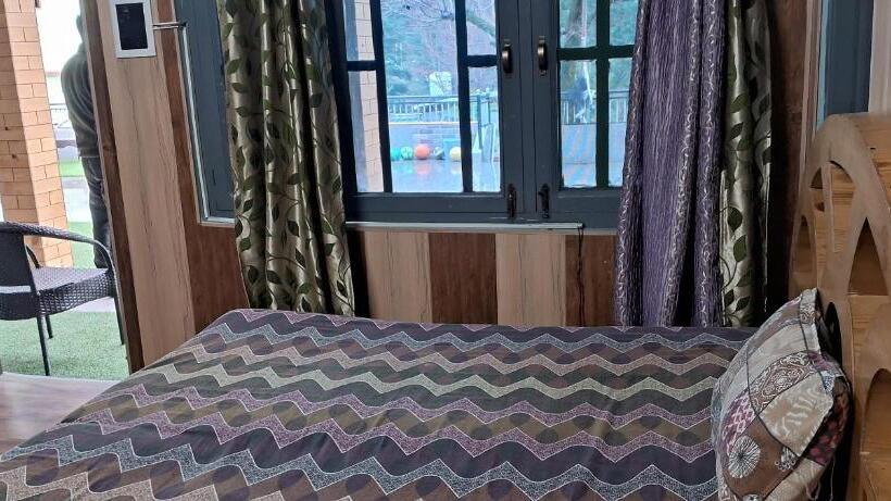 اتاق استاندارد با چشم‌انداز کوهستان, Destination Of Choj