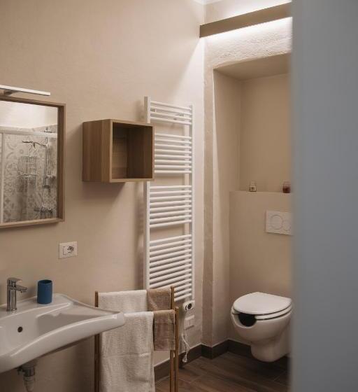 חדר סטנדרט לשלושה, La Favola