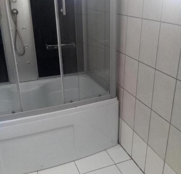 اتاق لوکس, Villa Spirou